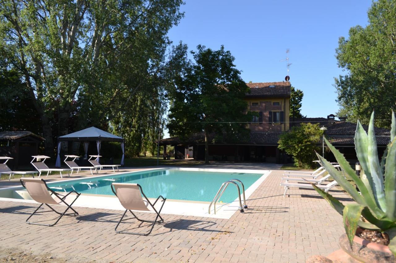 La Locanda Nel Frutteto Bed & Breakfast Rovereto sulla Secchia ภายนอก รูปภาพ