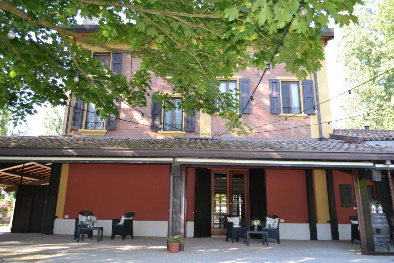 La Locanda Nel Frutteto Bed & Breakfast Rovereto sulla Secchia ภายนอก รูปภาพ